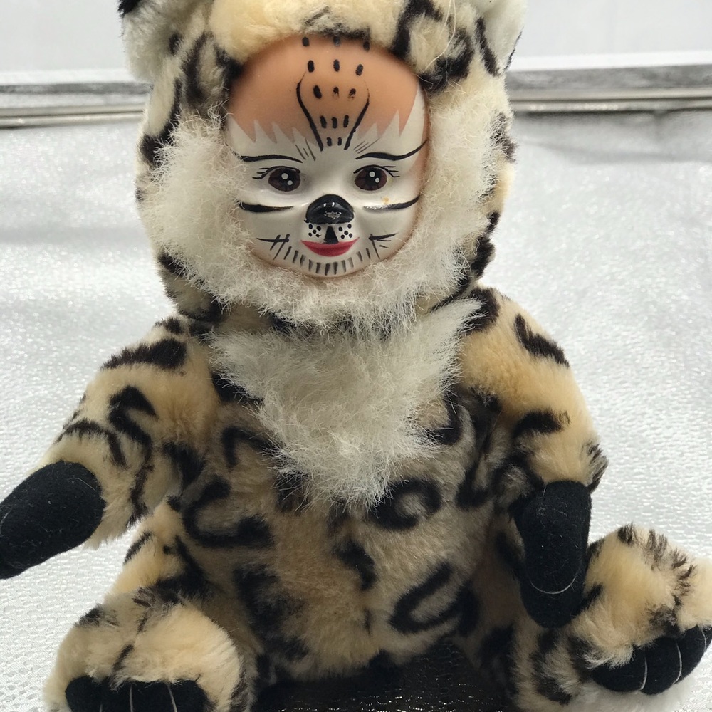 9 inch vintage1999 Nanco Leopard/cheetah/ Animal!